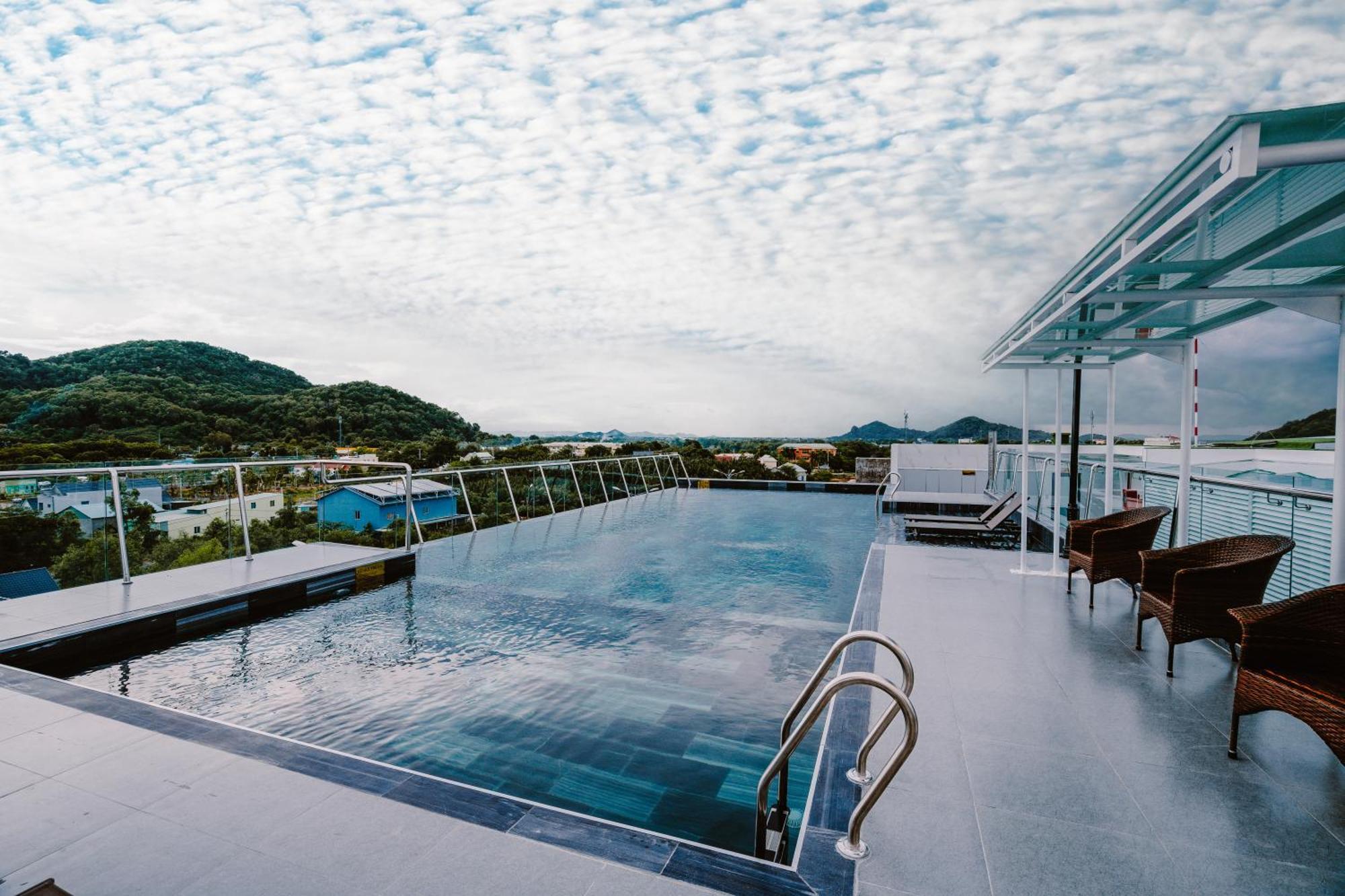 Sunrise Hotel Hà Tiên Extérieur photo